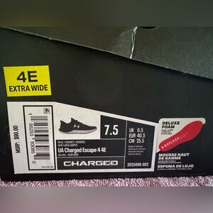 UA Charged Escape 4 4E size 7.5